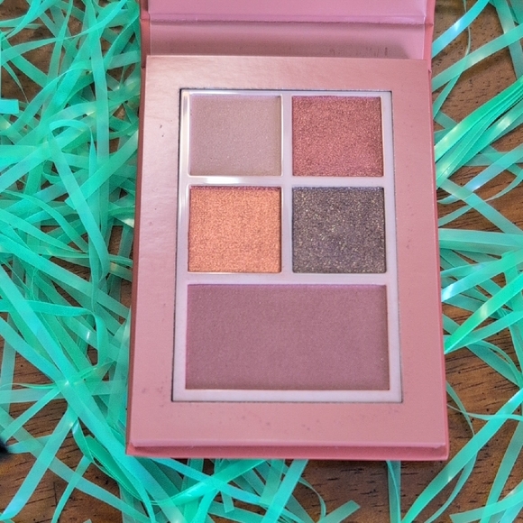 Buxom On The Rocks Eye & Cheek Palette - Picture 4 of 5